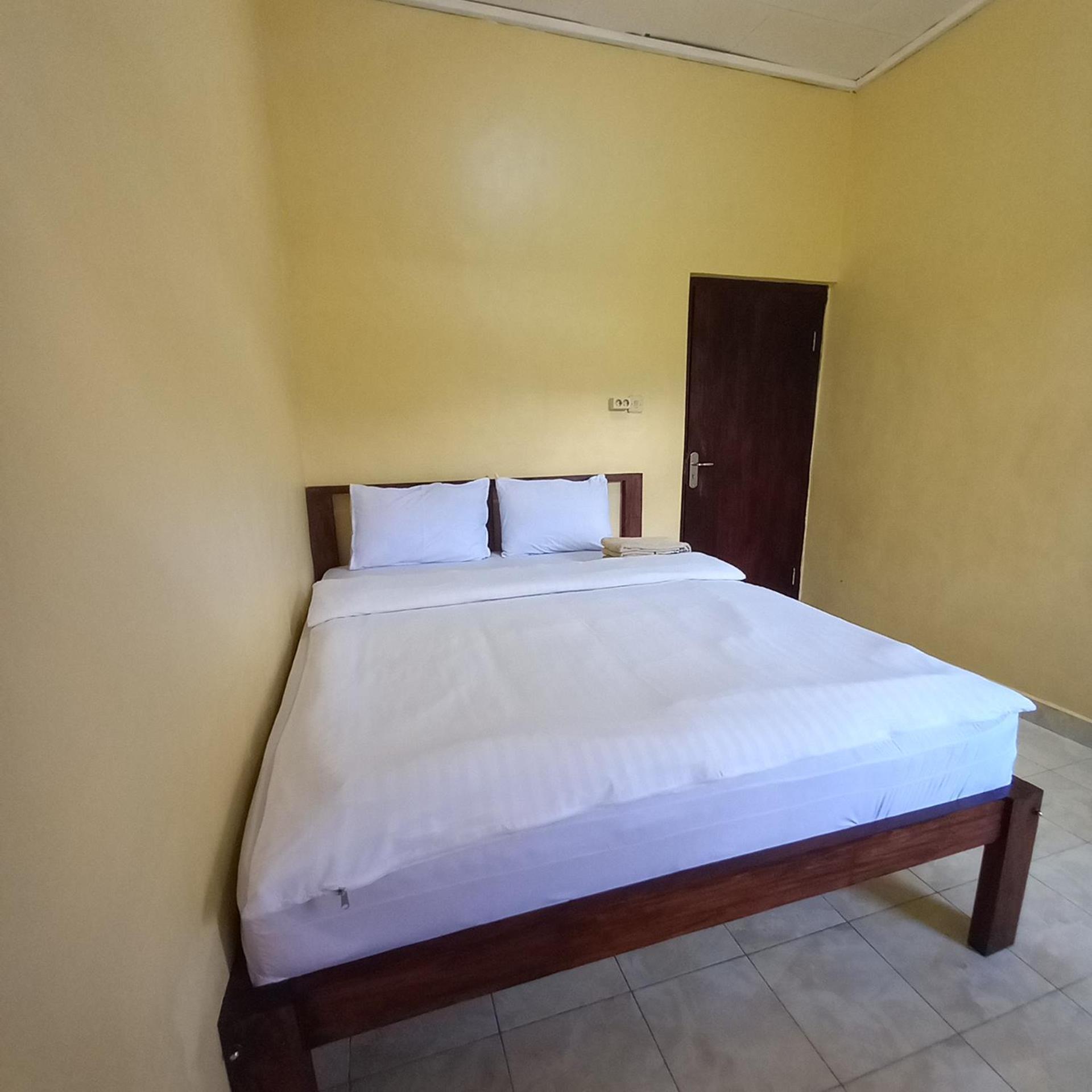 Tange Guest House Рутенг Номер фото